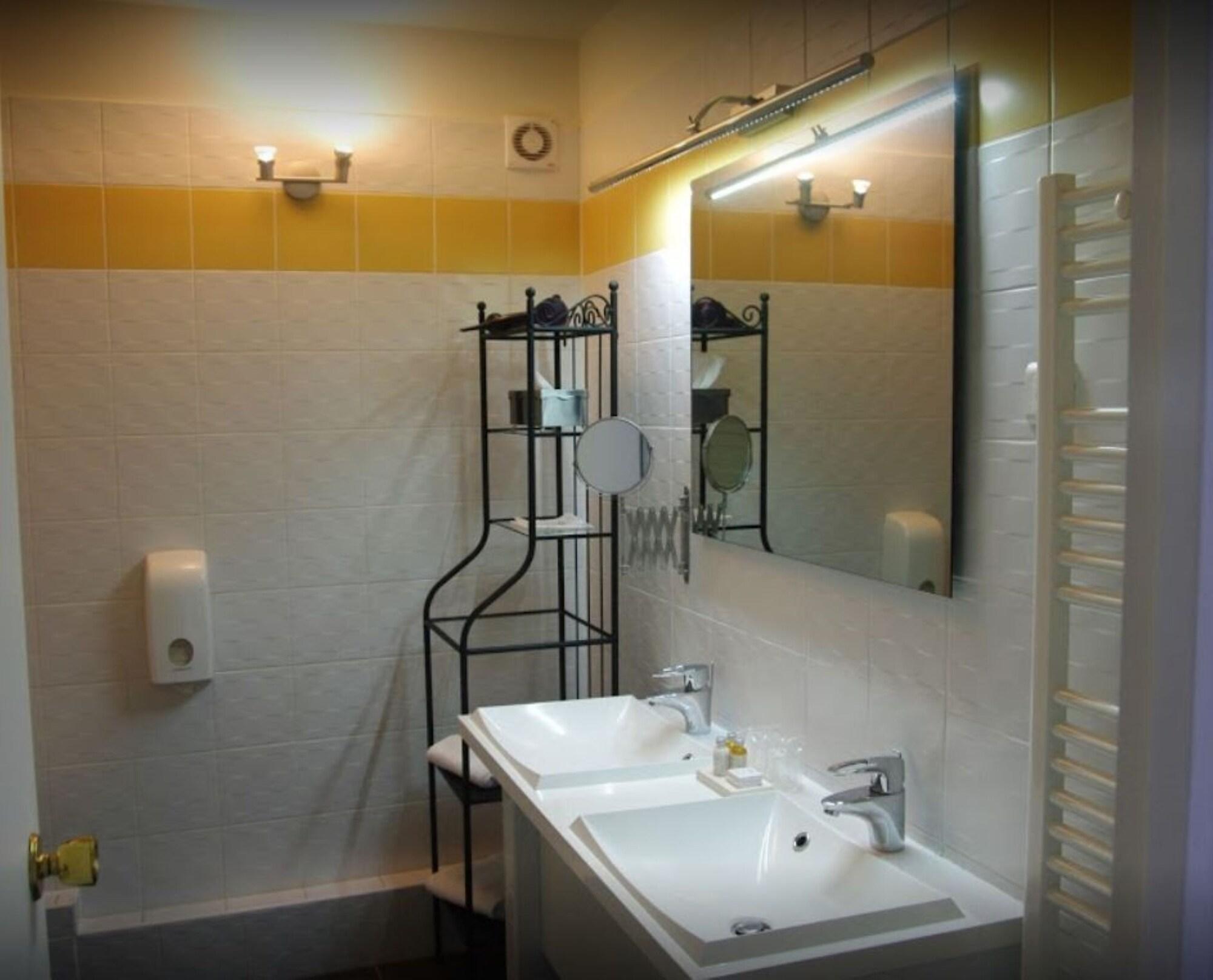 Best Western Blanche de Castille Dourdan Exterior foto