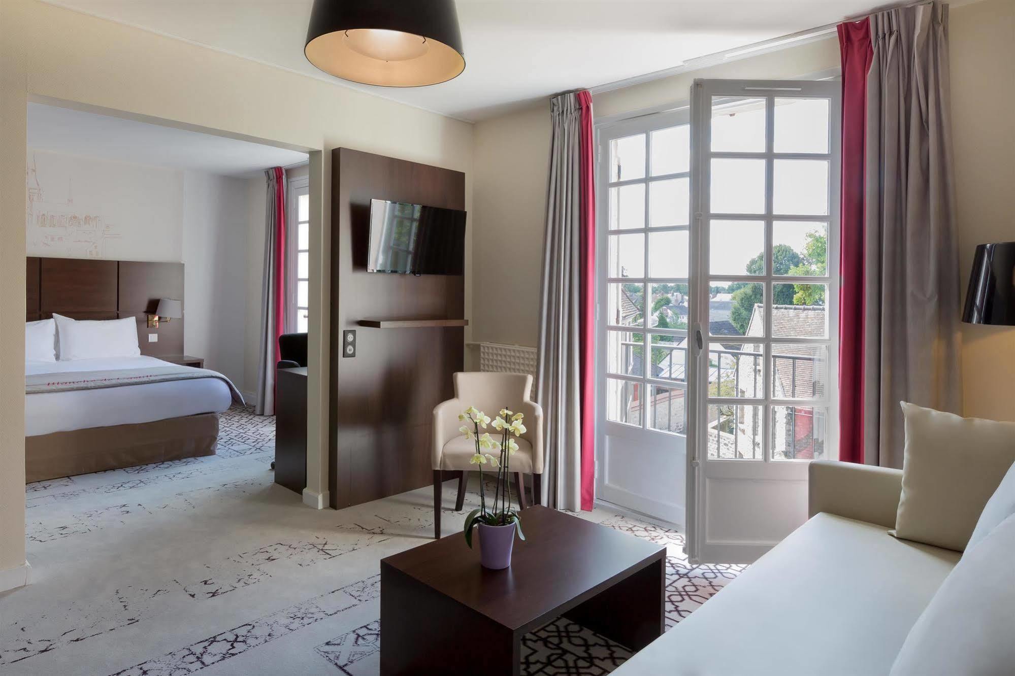 Best Western Blanche de Castille Dourdan Exterior foto